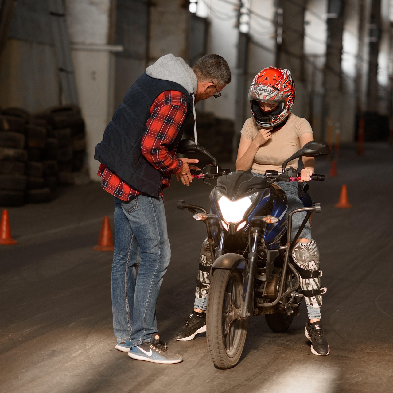 微信号买卖渠道：腾冲琥珀APP详情下载教程